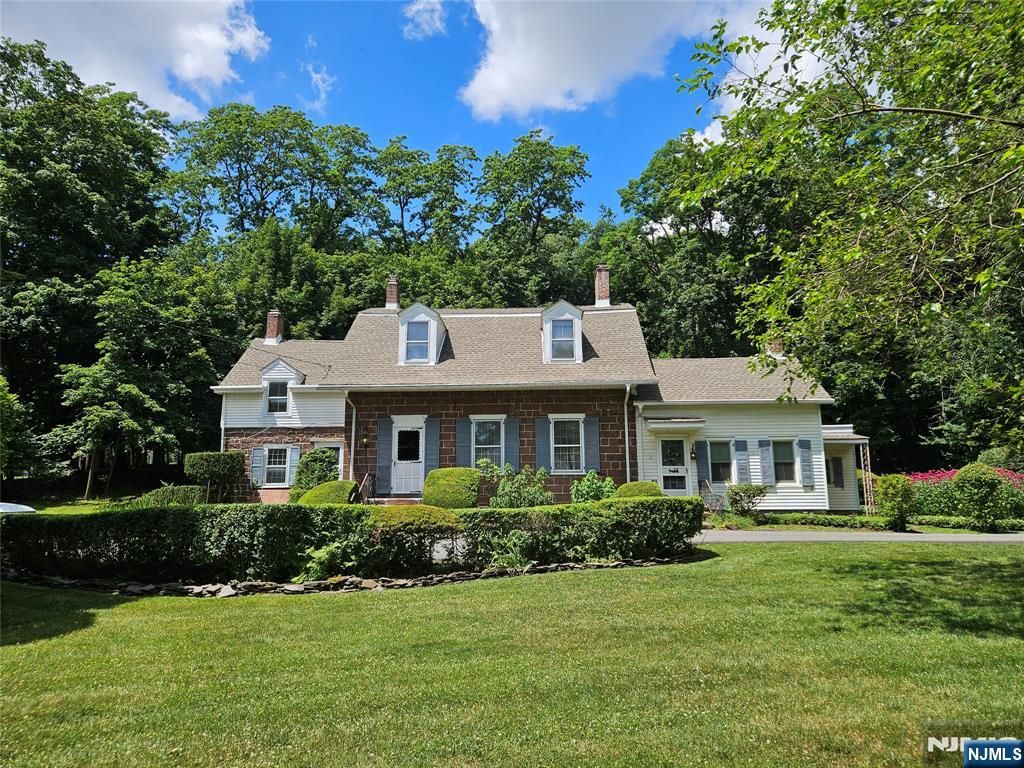 Photo of 470 Prospect Street, Glen Rock, NJ 07452 (MLS # 25024529)