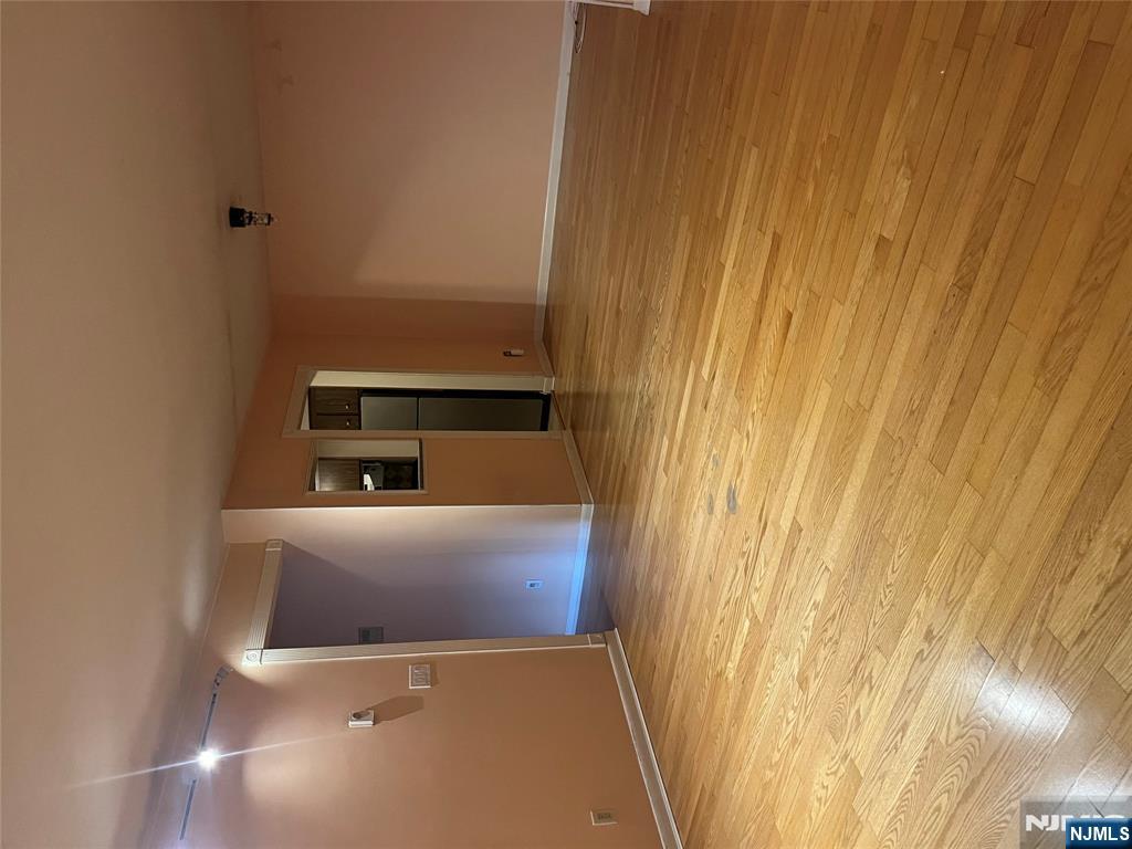 Little Ferry, New Jersey 07643, United States, 1 Bedroom Bedrooms, ,1 BathroomBathrooms,Residential,Active,242616