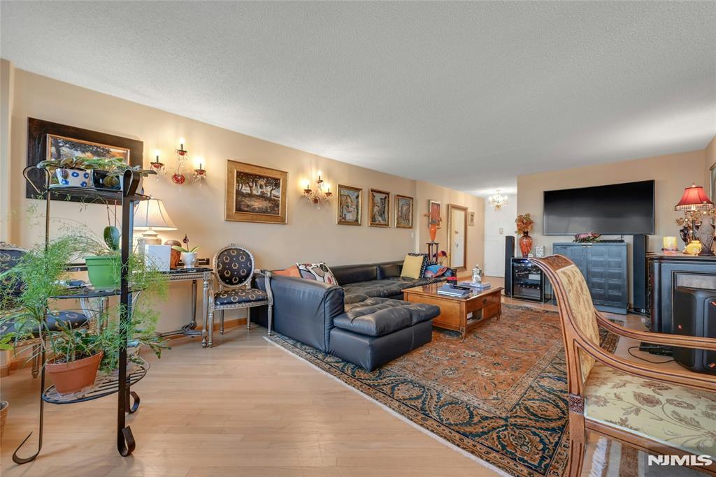 300 Winston Drive 603