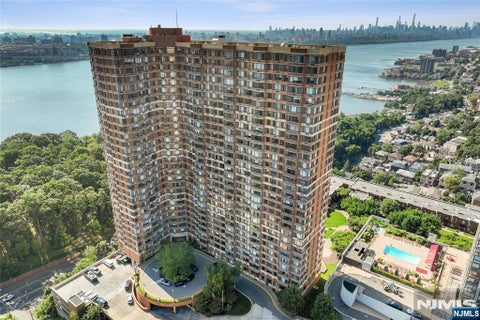 Photo of 100 Old Palisade Rd #3107, Fort Lee, NJ 07024 (MLS # 26037959)