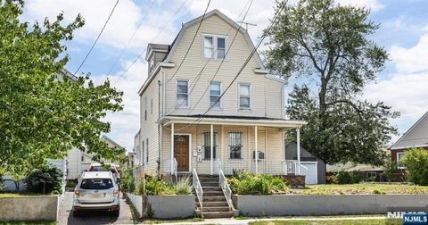 Photo of 162 Forest Avenue, Lyndhurst, NJ 07071 (MLS # 26022491)
