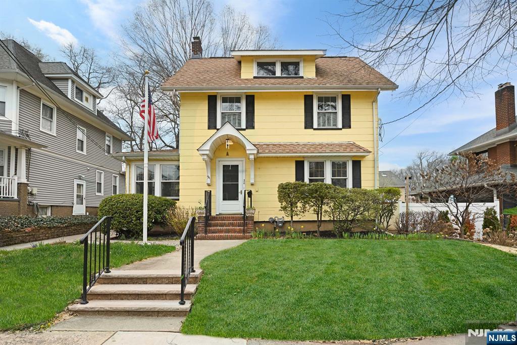 Property for Sale at 20 Myrtle St, Rutherford, New Jersey - Bedrooms: 4 
Bathrooms: 3 
Rooms: 7  - $750,000