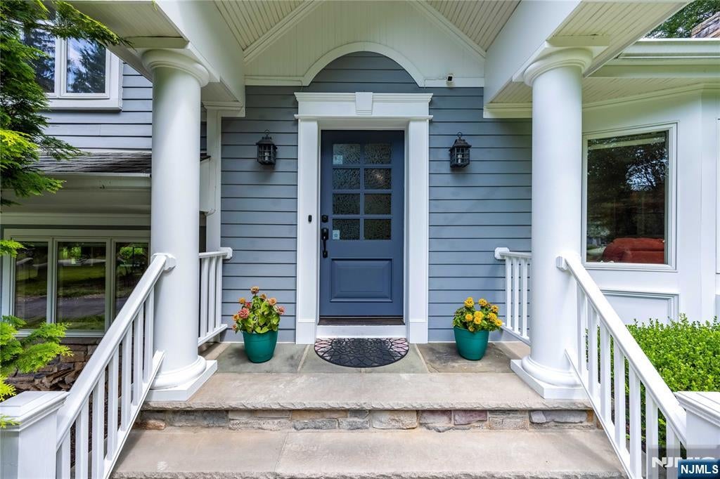 9 Pinehill Drive