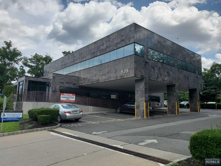 Excellent location for professionals. Medical Doctors, Physical Therapists, Radiologists, etc. Plenty of parking spaces. Available 2600, 3400, 4400 or total of 7800 sqft. Each floor has separate meters. There are 43 parking spaces includes EV charging stations.