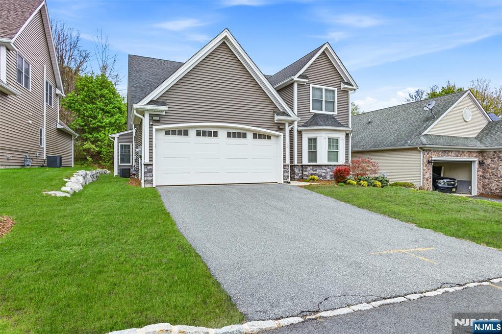 11 Bluffs Court