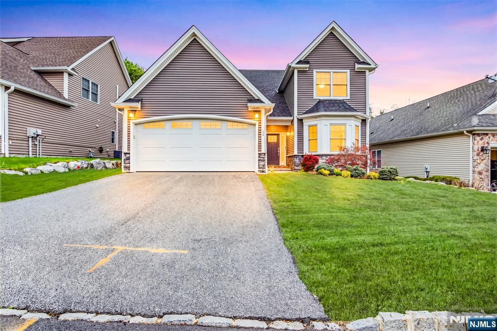 11 Bluffs Court