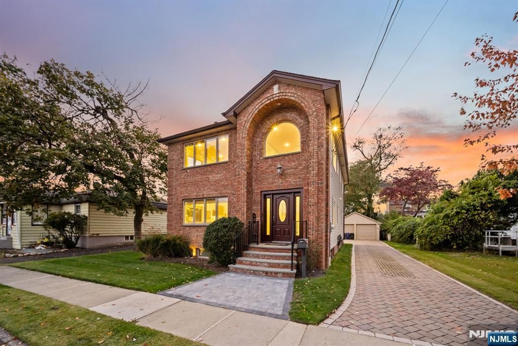 Photo of 40 Pomona Avenue, Fair Lawn, NJ 07410 (MLS # 25037232)