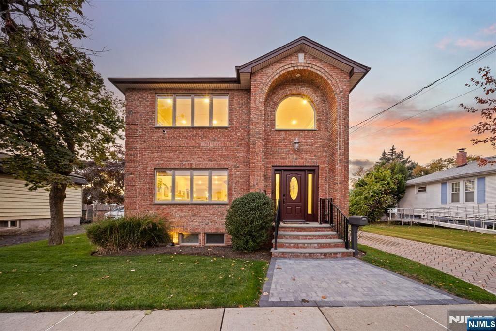 Photo of 40 Pomona Avenue, Fair Lawn, NJ 07410 (MLS # 25037232)