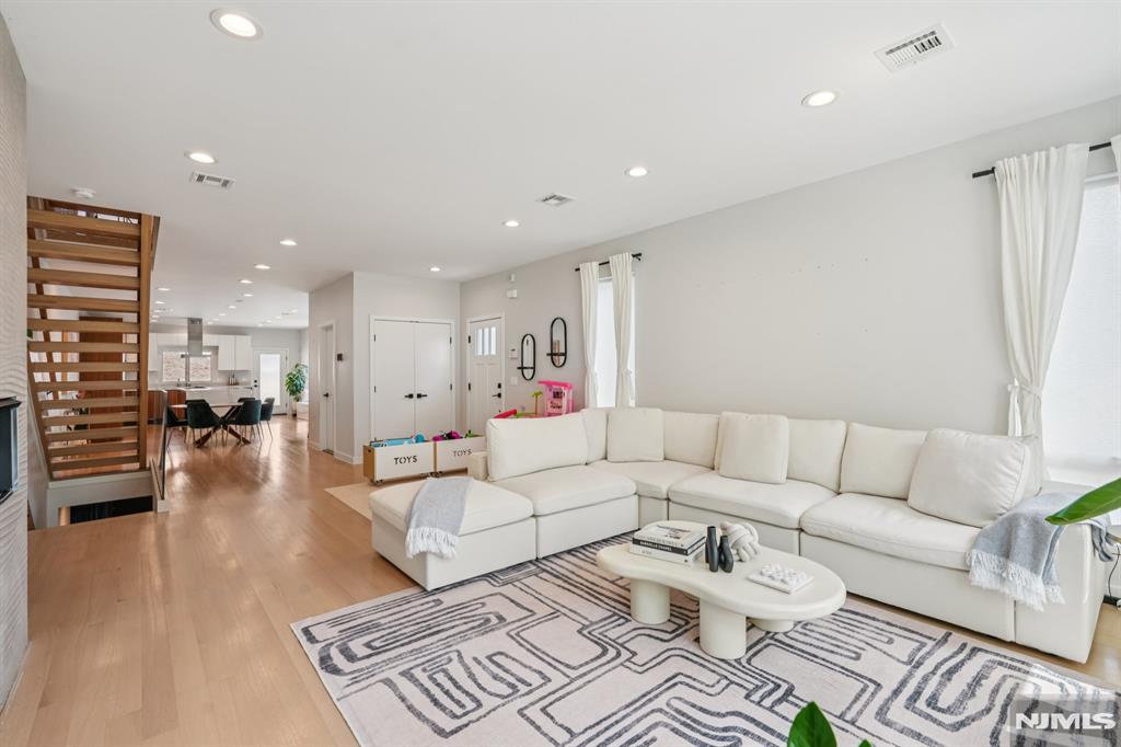 21 B Sterling Place