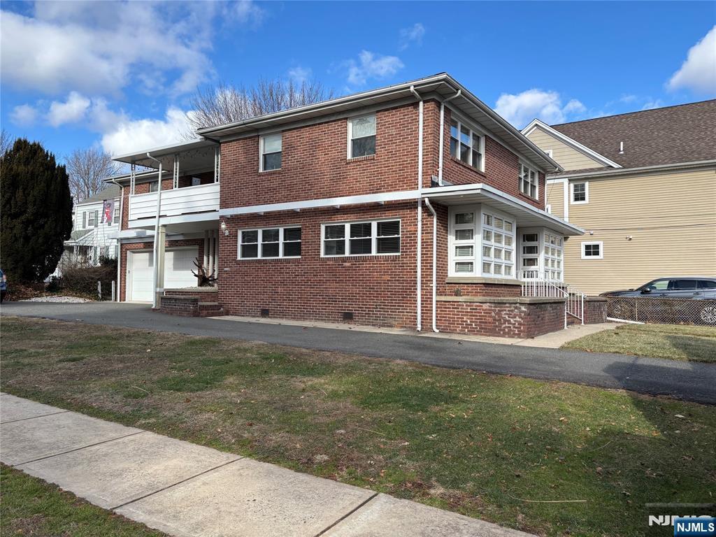 637 Bloomfield Avenue