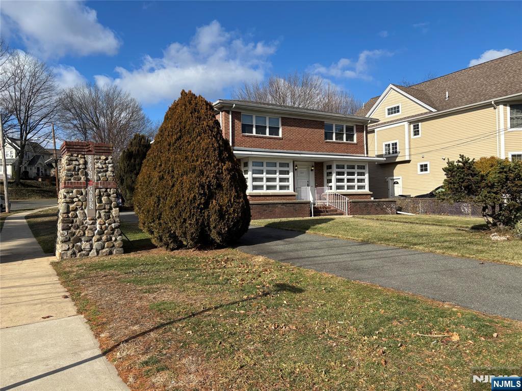 637 Bloomfield Avenue