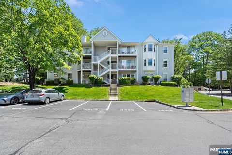 715 Juniper Way, Mahwah, NJ 07430 - #: 25017002
