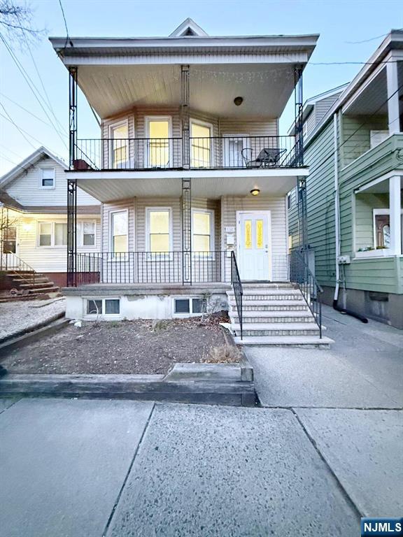 14 Caroline Ave 1, Clifton, New Jersey - 3 Bedrooms  
1 Bathrooms  
6 Rooms - 