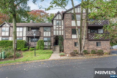 Photo of 1102 Faulkner Court, Mahwah, NJ 07430 (MLS # 26039898)