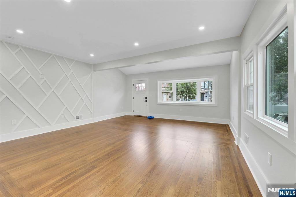 485 Columbia Avenue