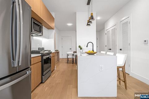 649 38th Street PH505 Union City NJ 07087