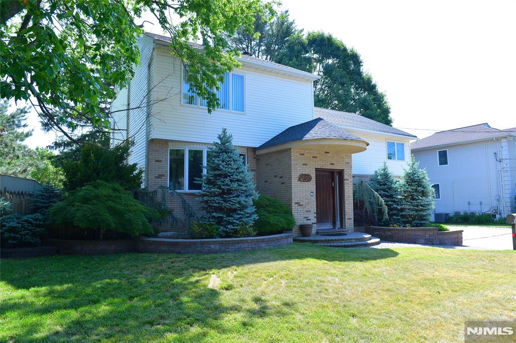 3-07 Dorothy Street