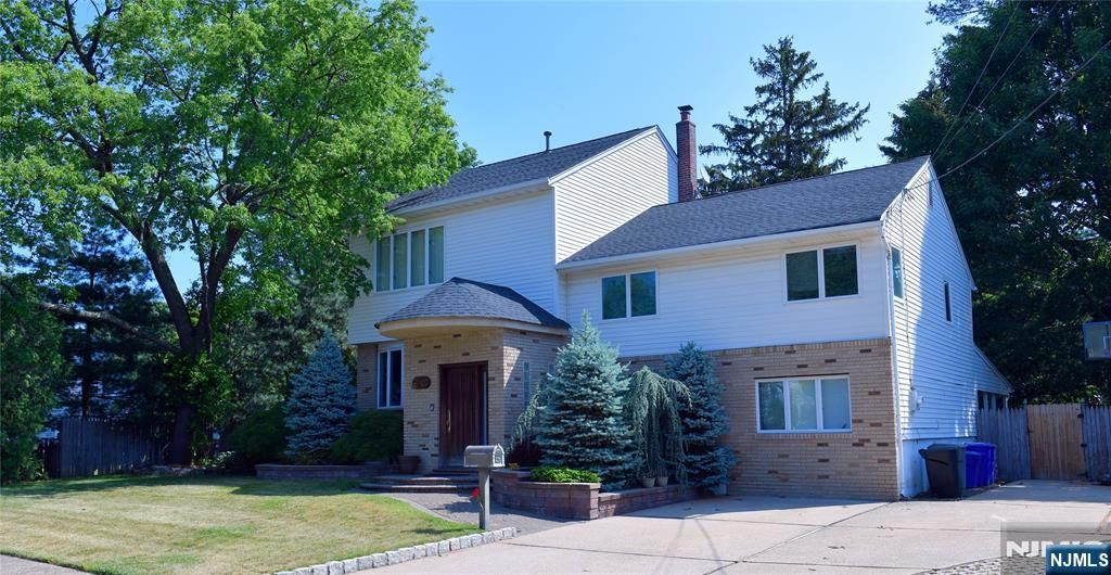 Photo of 307 Dorothy Street, Fair Lawn, NJ 07410 (MLS # 26014277)