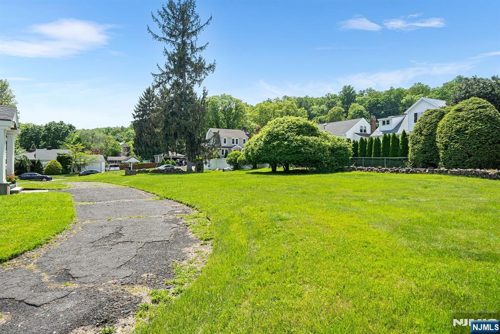 868 Goffle Road