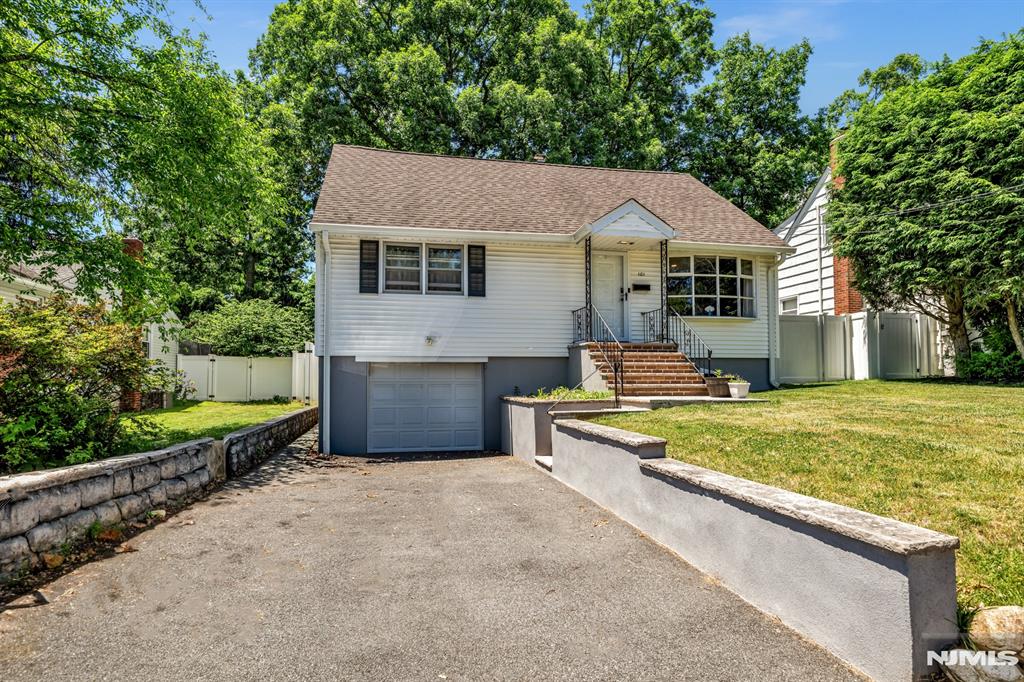 101 Pinecrest Terrace