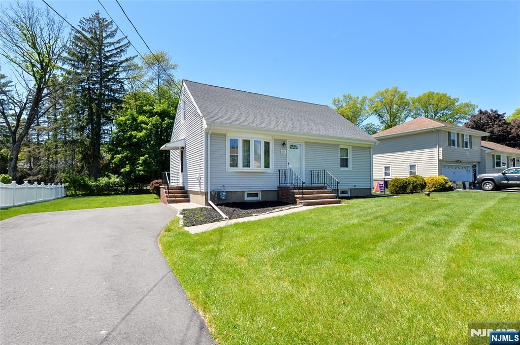 Photo of 113 Stanley Court, North Haledon, NJ 07508 (MLS # 26015341)