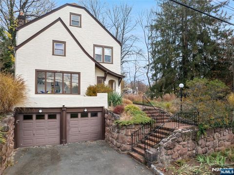 69 Sussex Road Tenafly NJ 07670