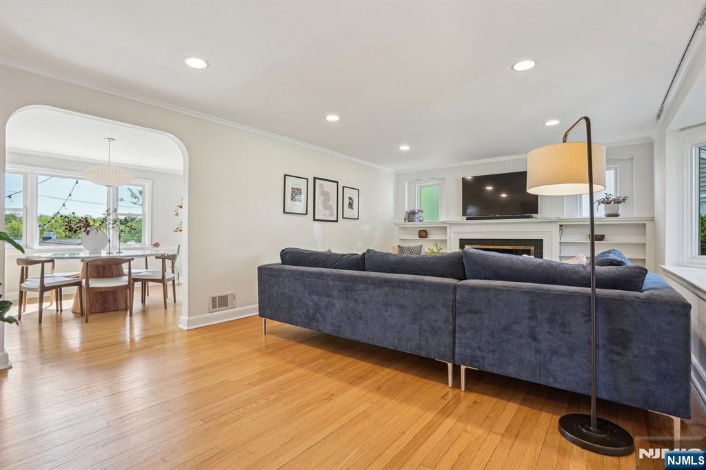 25 Silver Spring Road