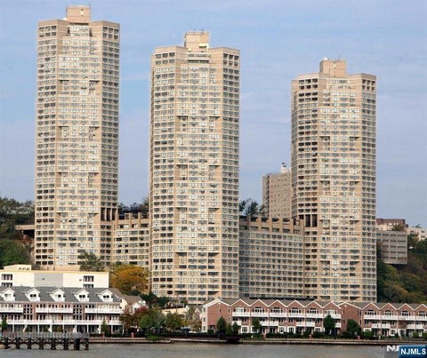 Photo of 7002 JFK Blvd E BLVD #37H, Guttenberg, NJ 07093 (MLS # 26034644)