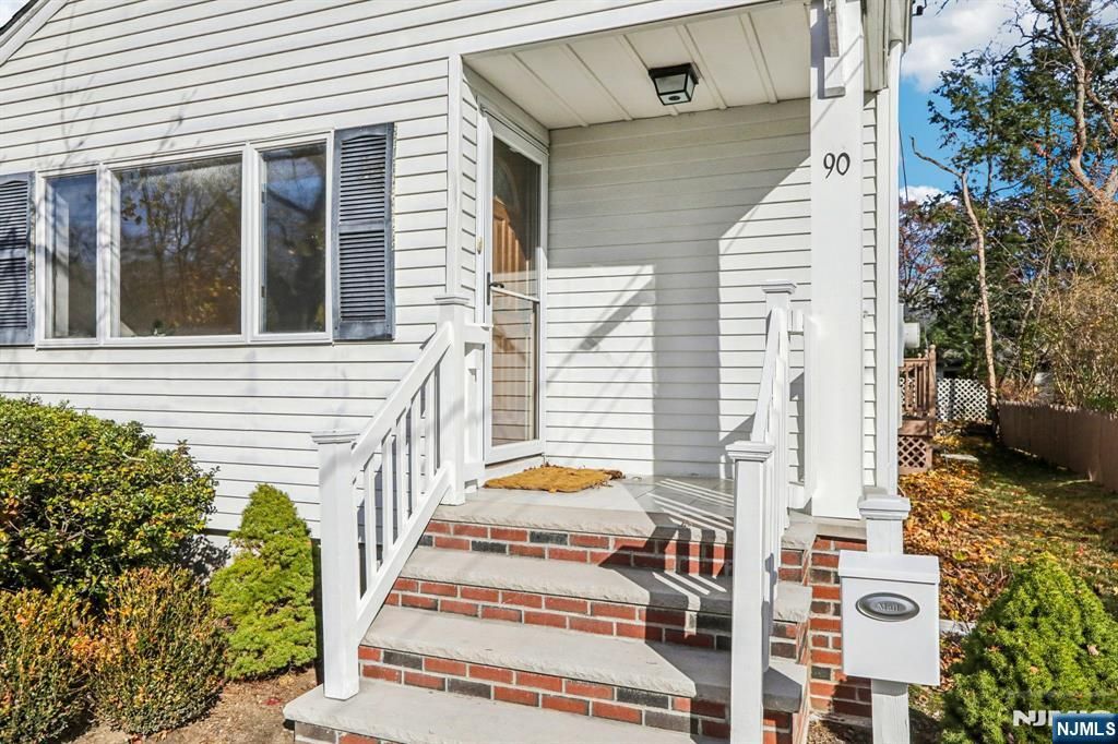 Photo of 90 Greenway Road, Glen Rock, NJ 07452 (MLS # 26000537)