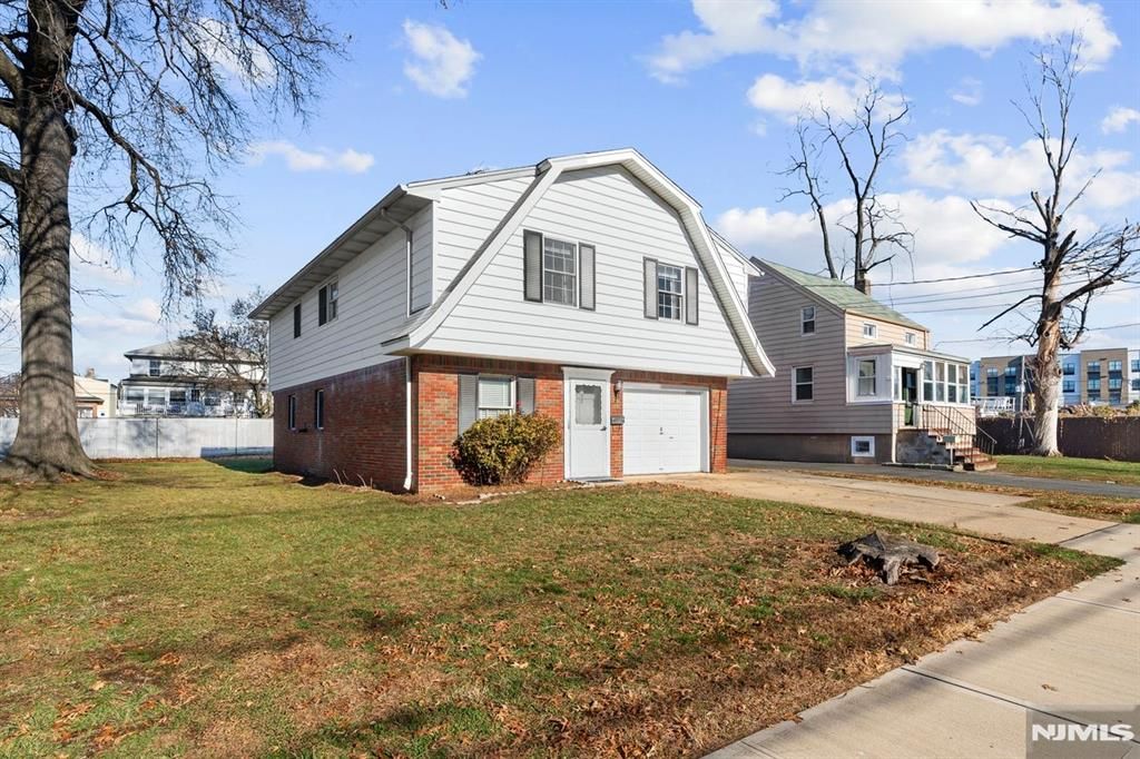 Photo of 32 Poplar Avenue, Little Ferry, NJ 07643 (MLS # 25041879)