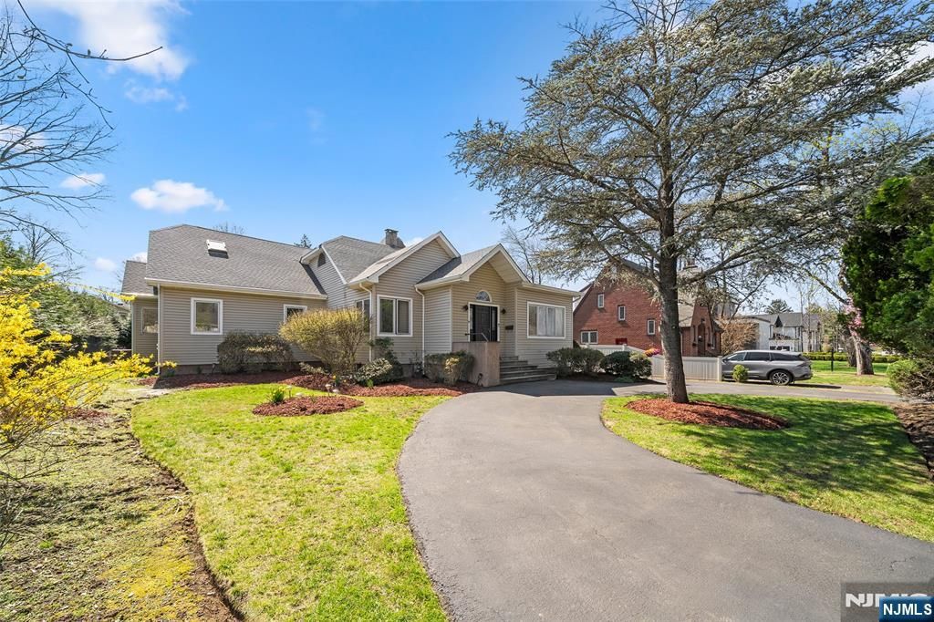 Photo of 19 Central Avenue, Demarest, NJ 07627 (MLS # 26011667)