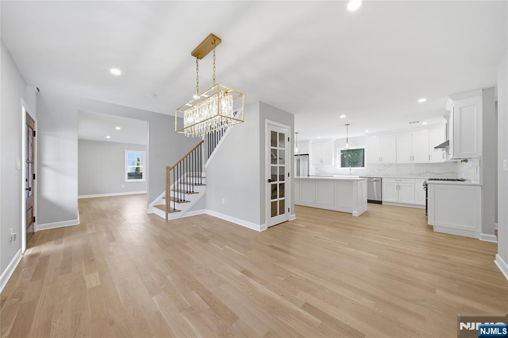 182 W Grand Avenue