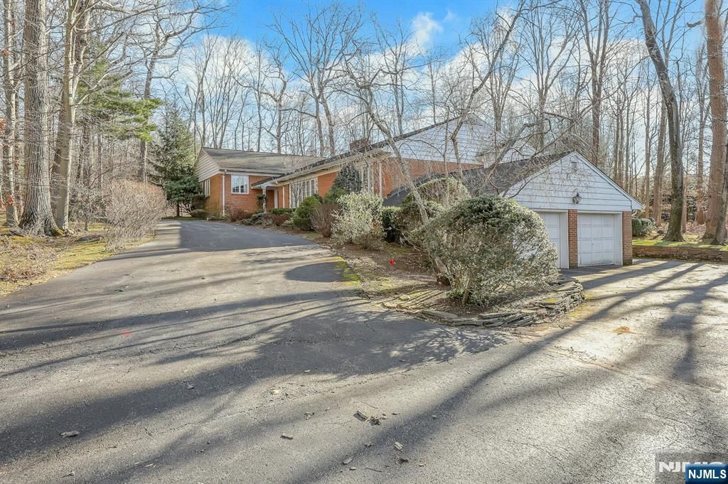 Photo of 32 Litchfield Way, Alpine, NJ 07620 (MLS # 26002064)