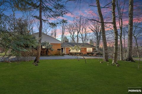 32 Litchfield Way Alpine NJ 07620