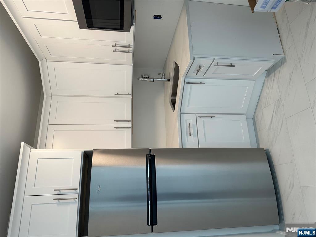 Hackensack, New Jersey 07601, United States, 1 Bedroom Bedrooms, ,1 BathroomBathrooms,Residential,Pending,112588