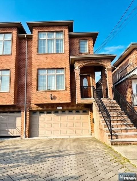 Photo of 229 E Columbia Ave #B, Palisades Park, NJ 07650 (MLS # 26007501)