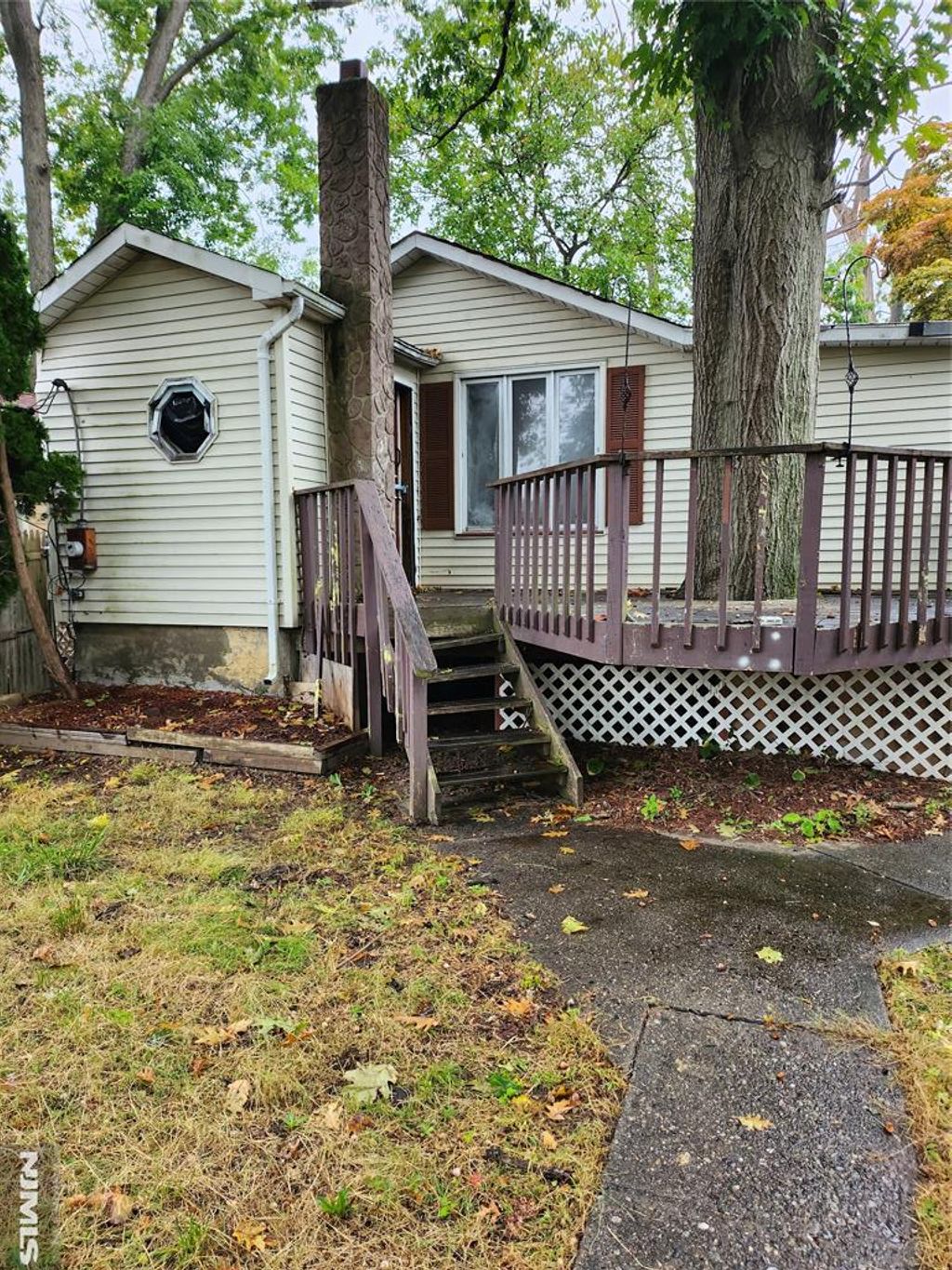 Photo of 5 Barber Street, Little Falls, NJ 07424 (MLS # 26008454)