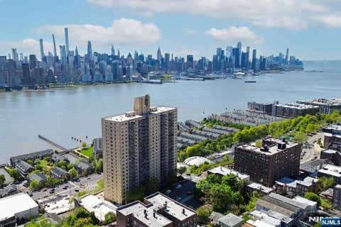 Photo of 6600 Boulevard East #6C, West New York, NJ 07093 (MLS # 26026950)