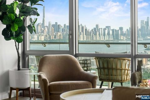 Photo of 320 Adolphus Ave #1003, Cliffside Park, NJ 07010 (MLS # 26011241)