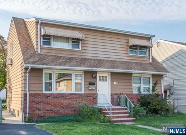 Rental Property at 15 Bernice Pl 2, Lodi, New Jersey - Bedrooms: 2 
Bathrooms: 1 
Rooms: 4  - $2,200 MO.