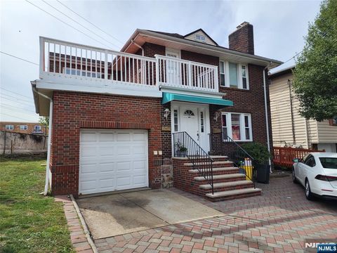 Photo of 50 Columbia Avenue, Palisades Park, NJ 07650 (MLS # 25035608)