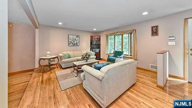 252 Valley Road