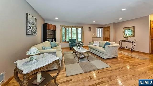 252 Valley Road