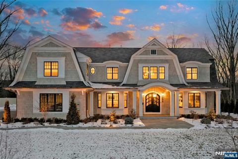 Photo of 396 Knollwood Road, Ridgewood Village, NJ 07450 (MLS # 26002225)