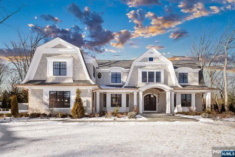 Photo of 396 Knollwood Road, Ridgewood Village, NJ 07450 (MLS # 26002225)