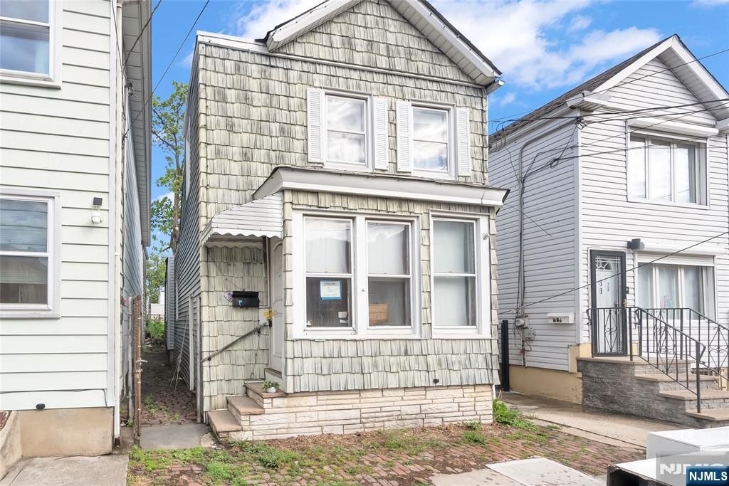 Photo of 88 Komorn ST, Newark, NJ 07105 (MLS # 26017041)