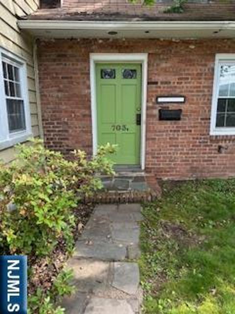 703A CEDAR Lane Teaneck NJ 07666