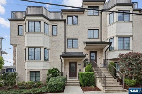 Photo of 140 Cedar Street, Fort Lee, NJ 07024 (MLS # 26033259)