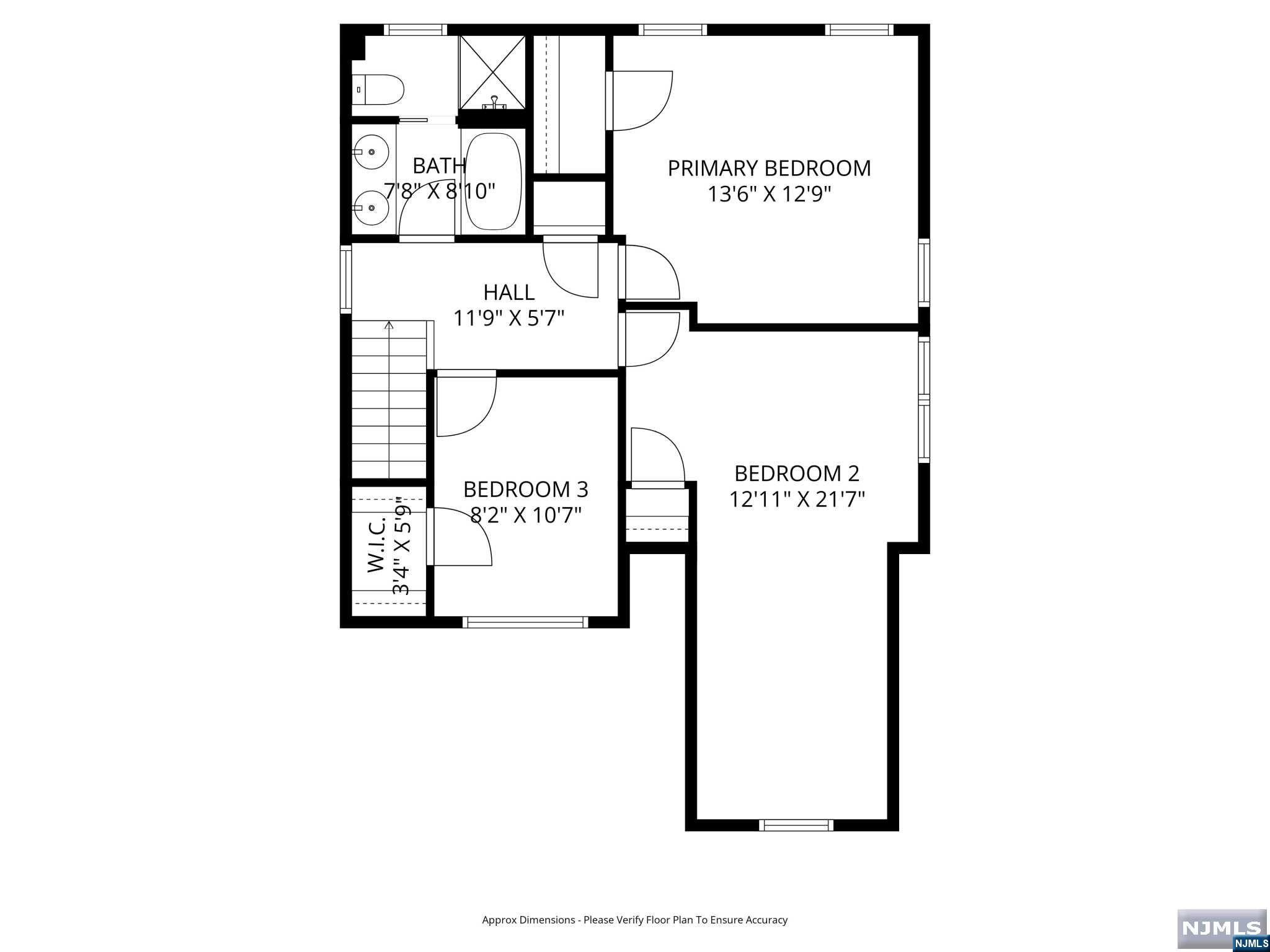 Main image without alt text