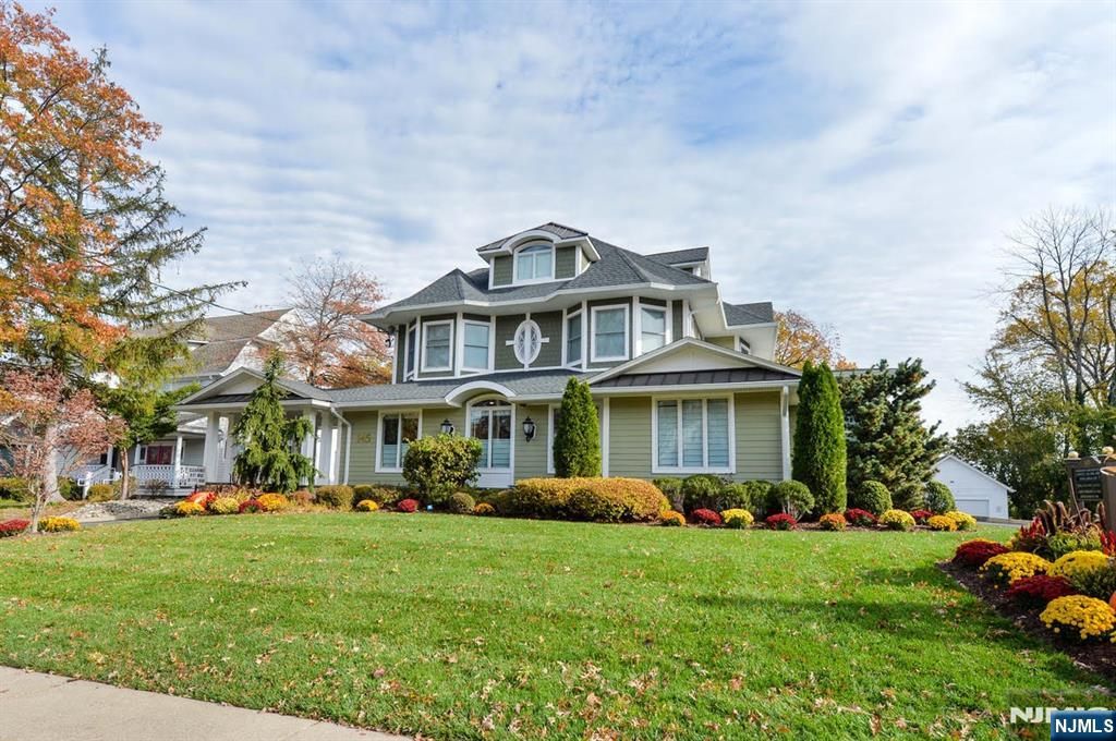 Photo of 145 Prospect Street, Ridgewood Village, NJ 07450 (MLS # 25039449)